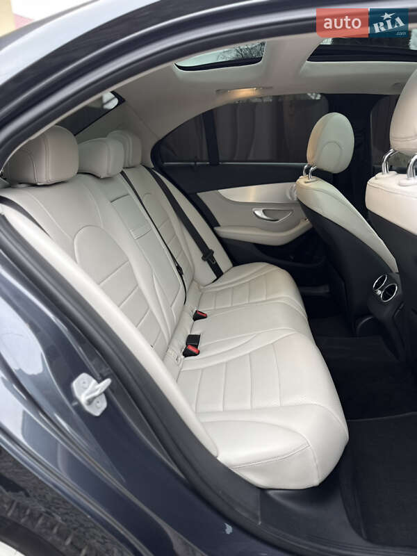 Седан Mercedes-Benz C-Class 2016 в Львове