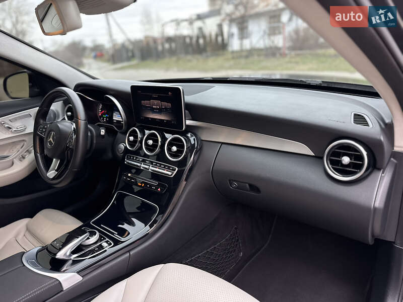 Седан Mercedes-Benz C-Class 2016 в Львове