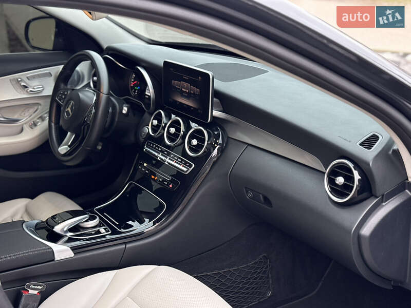 Седан Mercedes-Benz C-Class 2016 в Львове