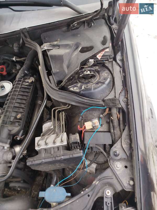 Седан Mercedes-Benz C-Class 2001 в Чернівцях