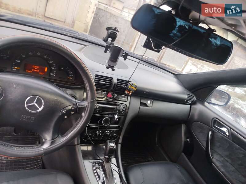 Седан Mercedes-Benz C-Class 2001 в Чернівцях