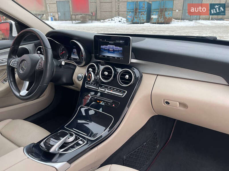 Седан Mercedes-Benz C-Class 2016 в Киеве