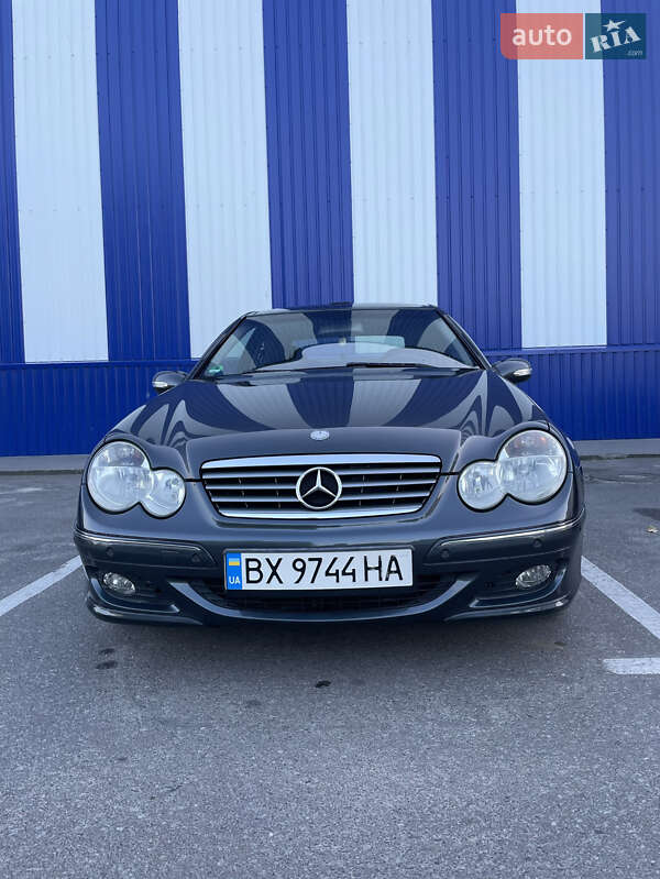 Mercedes-Benz C-Class 2004