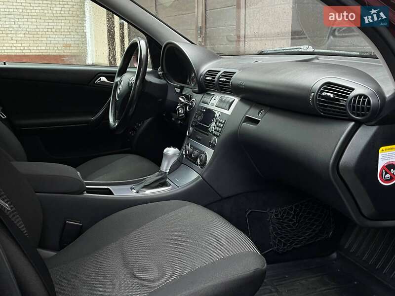 Седан Mercedes-Benz C-Class 2006 в Миколаєві фото 16 Седан Mercedes-Benz C-Class 2006 в Миколаєві