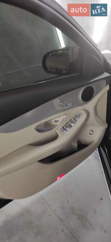 Седан Mercedes-Benz C-Class 2016 в Києві фото 54 Седан Mercedes-Benz C-Class 2016 в Києві