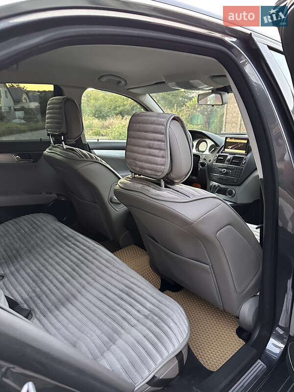 Седан Mercedes-Benz C-Class 2007 в Запорожье