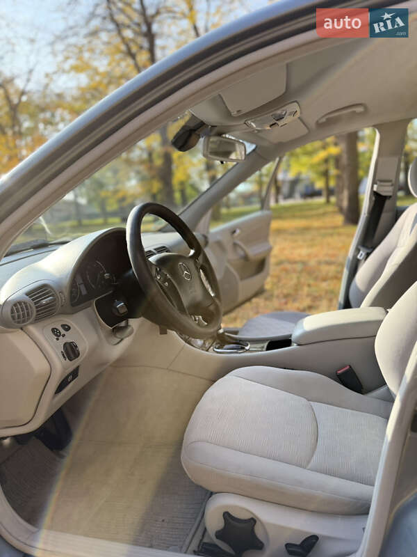 Универсал Mercedes-Benz C-Class 2004 в Измаиле