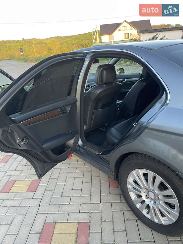 Седан Mercedes-Benz C-Class 2012 в Иршаве