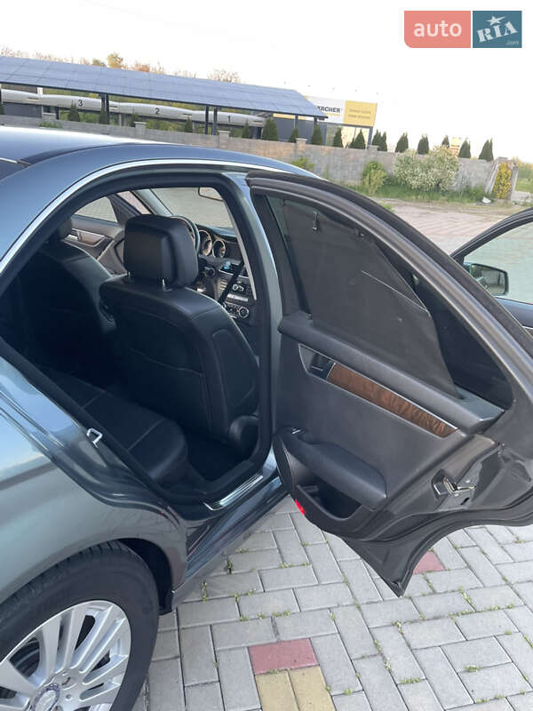 Седан Mercedes-Benz C-Class 2012 в Иршаве