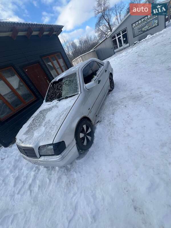 Mercedes-Benz C-Class 1995