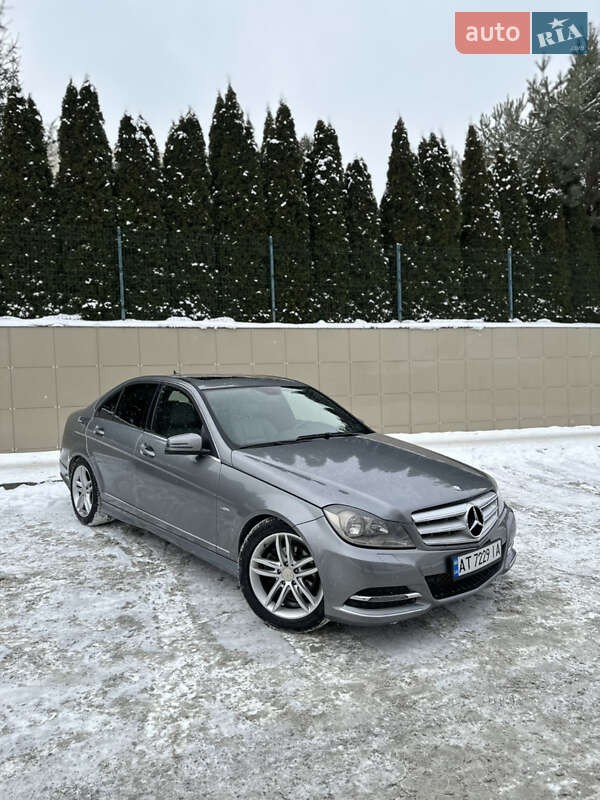 Mercedes-Benz C-Class 2011 Mercedes-Benz C-Class 2011