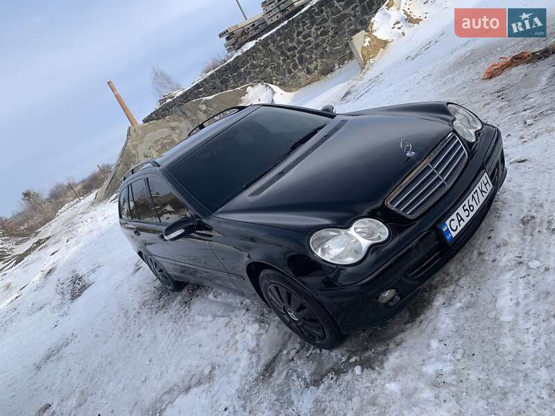 Mercedes-Benz C-Class 2005