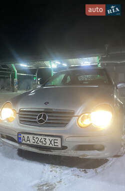 Купе Mercedes-Benz C-Class 2002 в Киеве