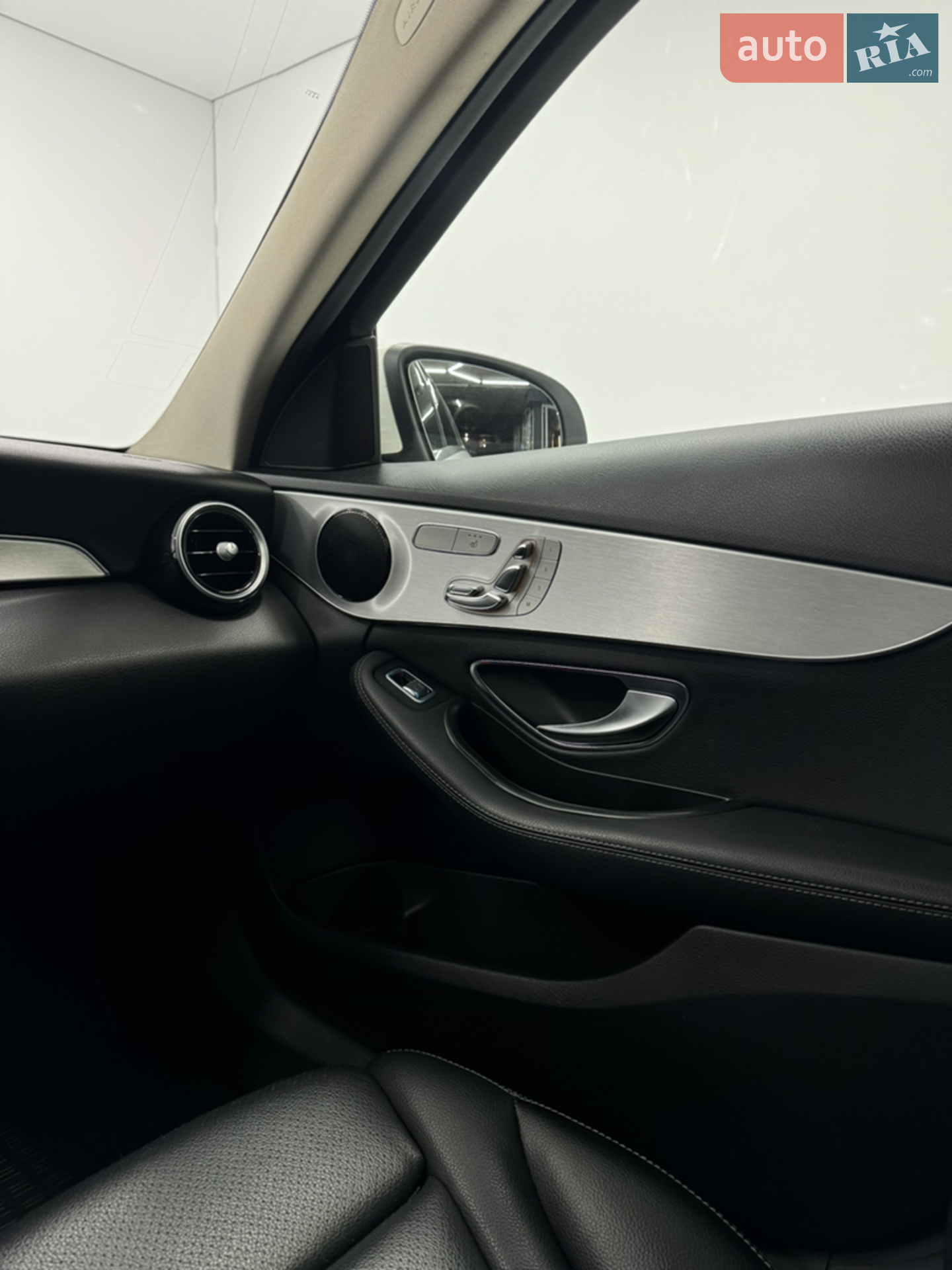 2016 Mercedes-Benz C-klasse - мініатюра 30