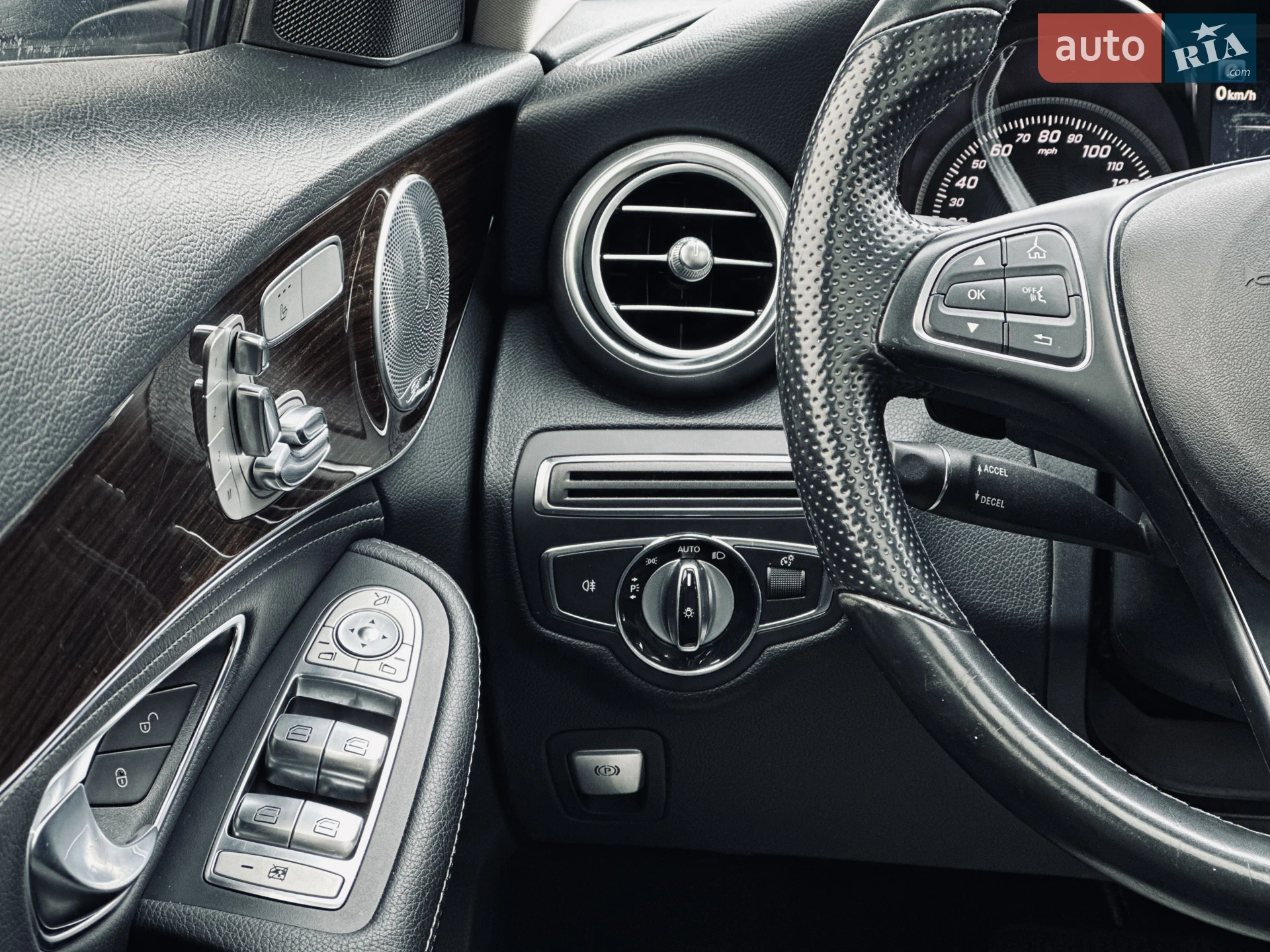 2014 Mercedes-Benz C-klasse - мініатюра 30