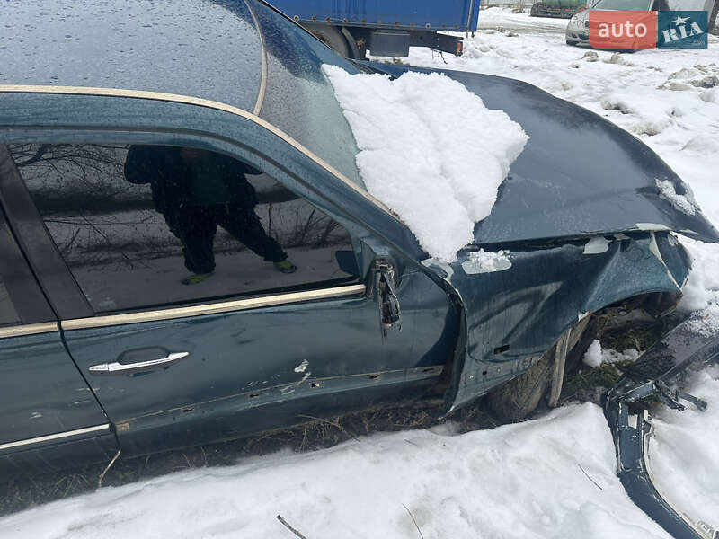 Седан Mercedes-Benz C-Class 1998 в Черновцах