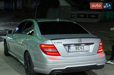 Седан Mercedes-Benz C-Class 2012 в Жмеринке