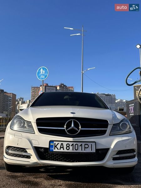 Седан Mercedes-Benz C-Class 2011 в Киеве