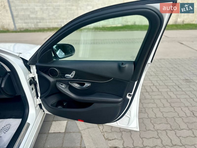 Седан Mercedes-Benz C-Class 2017 в Стрию