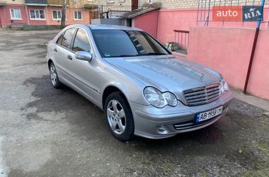 Седан Mercedes-Benz C-Class 2004 в Тростянці