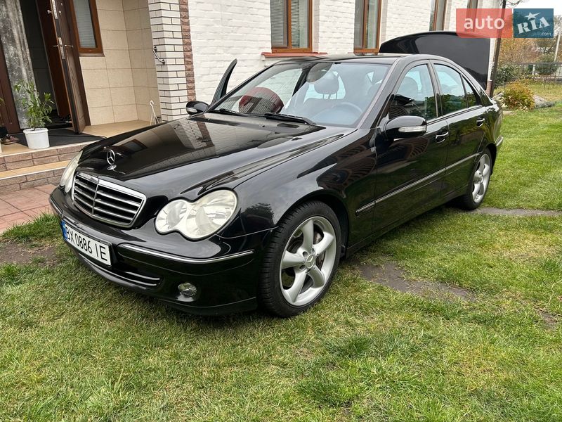 Mercedes-Benz C-Class 2005
