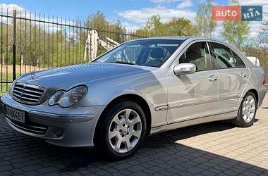 Седан Mercedes-Benz C-Class 2004 в Сваляве