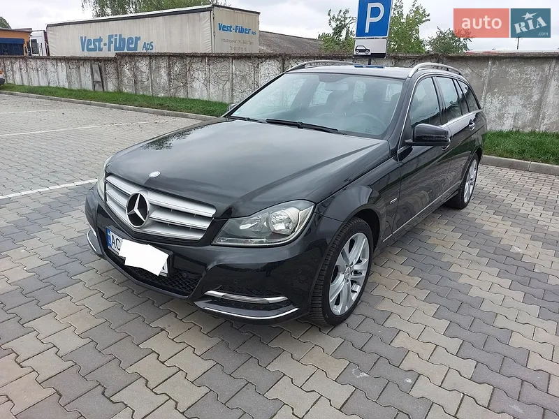 Mercedes-Benz C-Class 2011