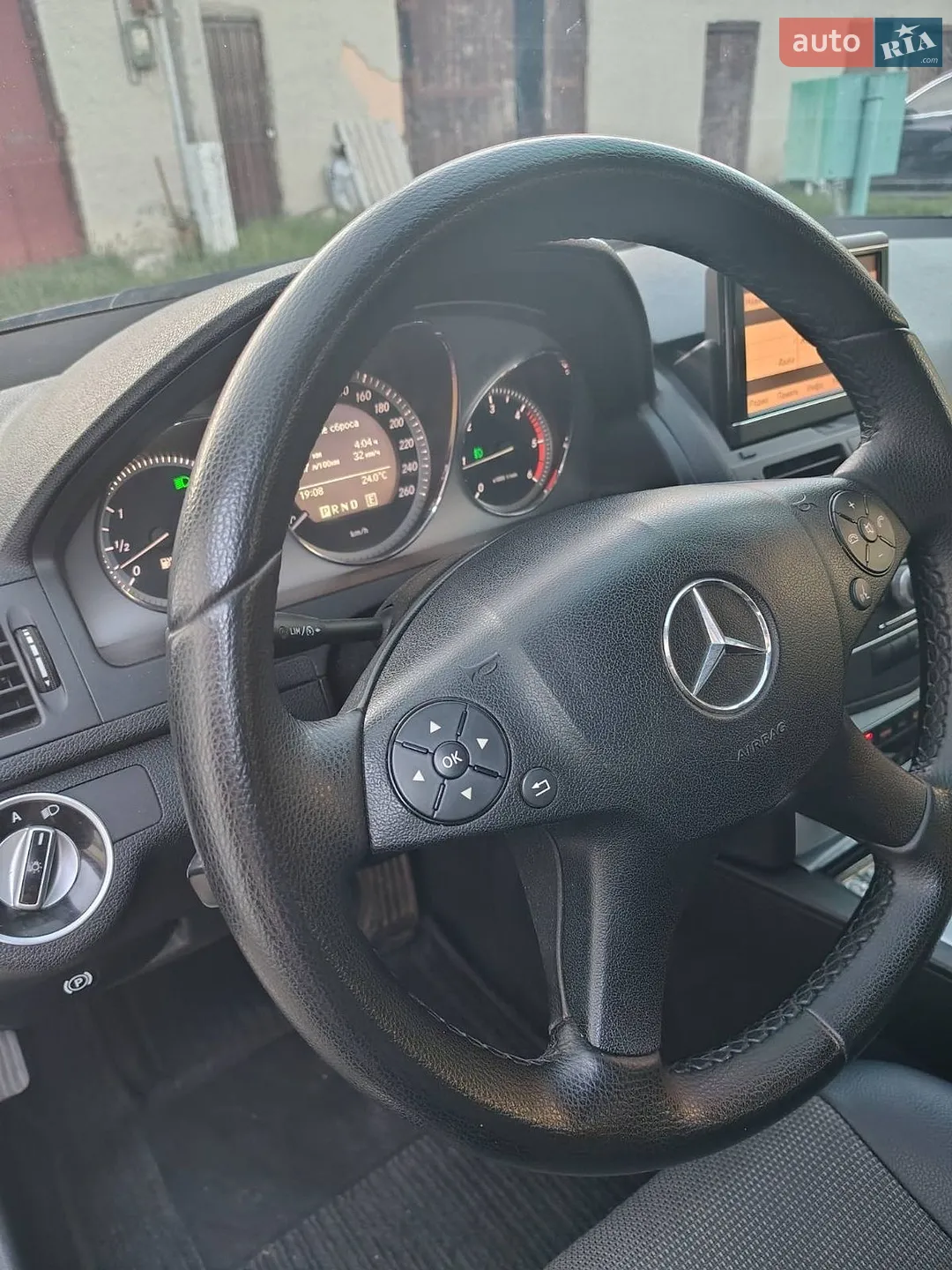 2010 Mercedes-Benz C-klasse - мініатюра 23