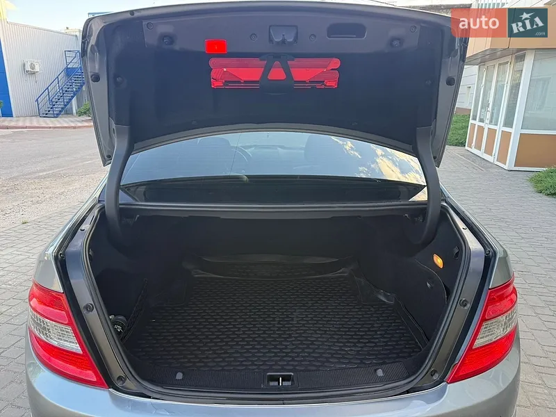 Mercedes-Benz C-Class 2009 VIN WDD2040871F458048 фото оголошення 11 з 91