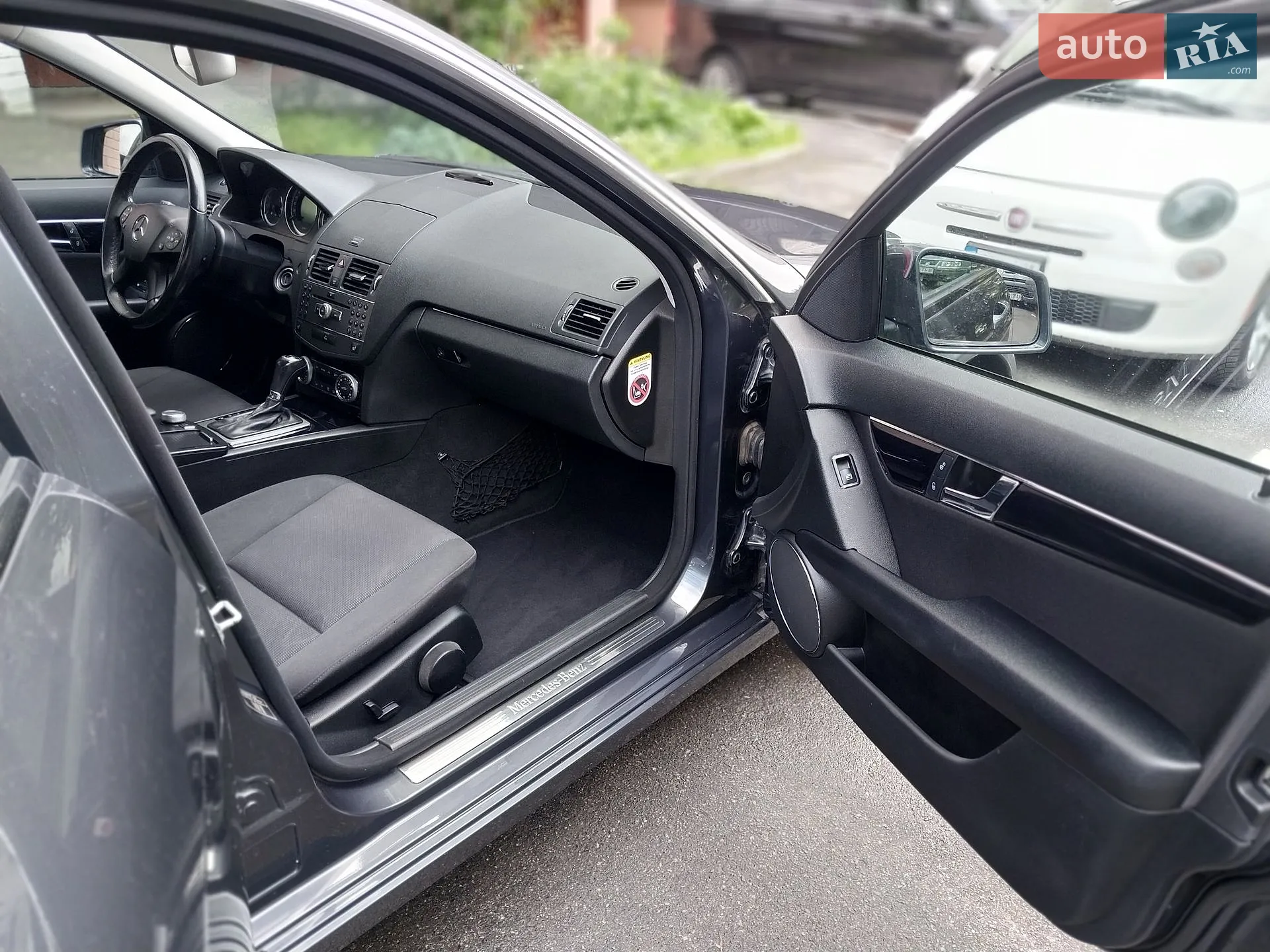 2010 Mercedes-Benz C-klasse - мініатюра 3