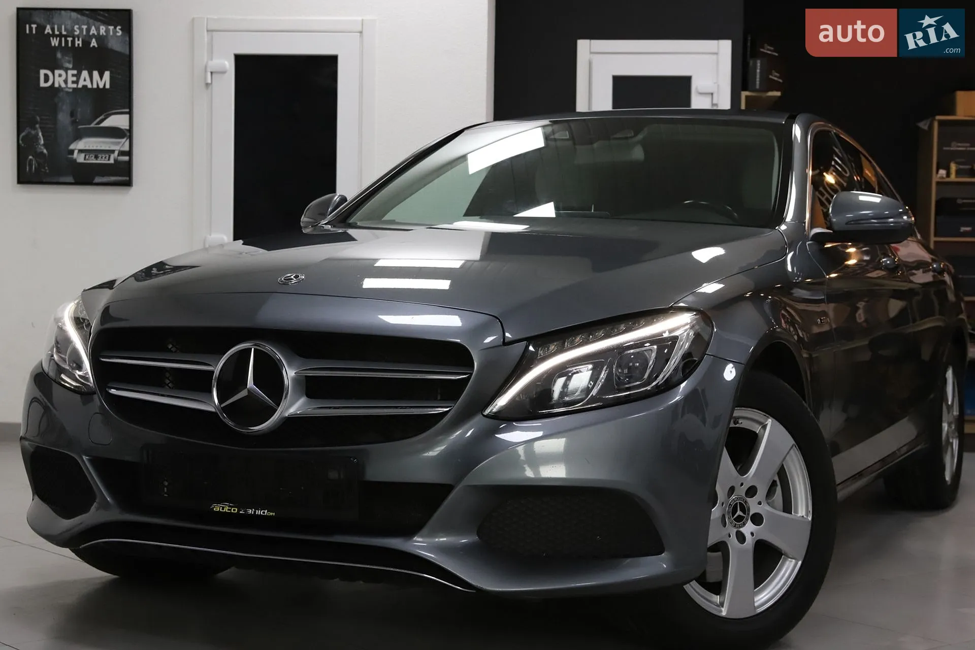 2017 Mercedes-Benz C-klasse - фото 1