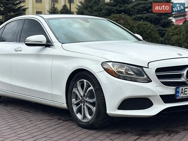Mercedes-Benz C-Class 2018 VIN 55SWF4JB3JU267893 фото оголошення 7 з 85