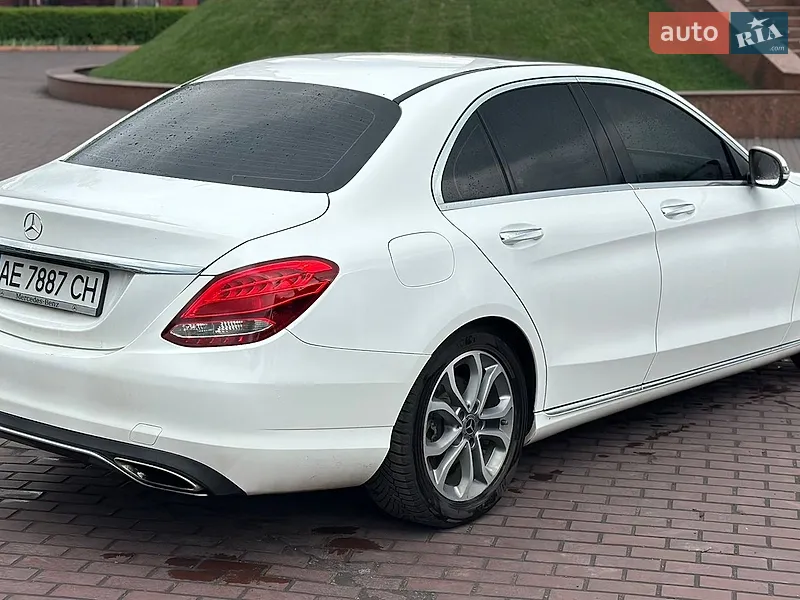 Mercedes-Benz C-Class 2018 VIN 55SWF4JB3JU267893 фото оголошення 9 з 85