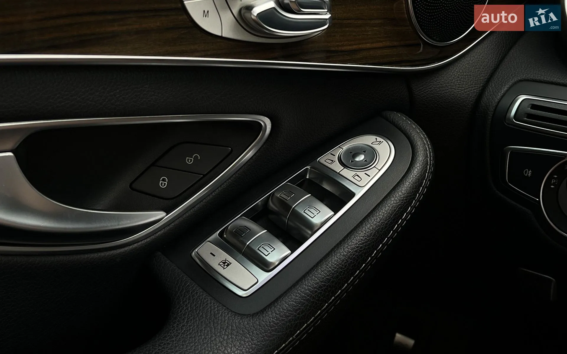 2017 Mercedes-Benz C-klasse - мініатюра 23