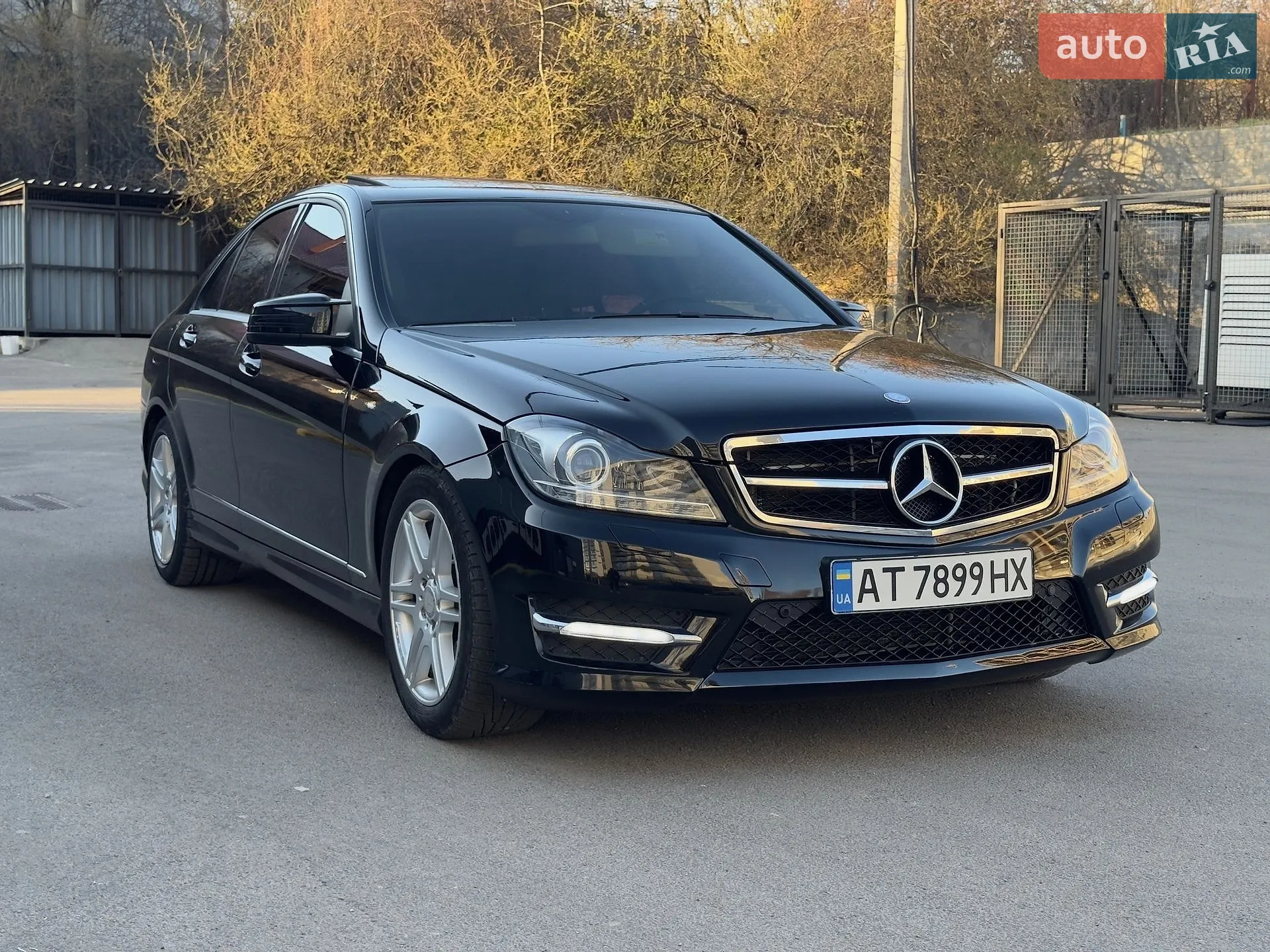 Mercedes-Benz C-Class 2014 VIN WDDGF8AB9EA945872 фото оголошення 2 з 17