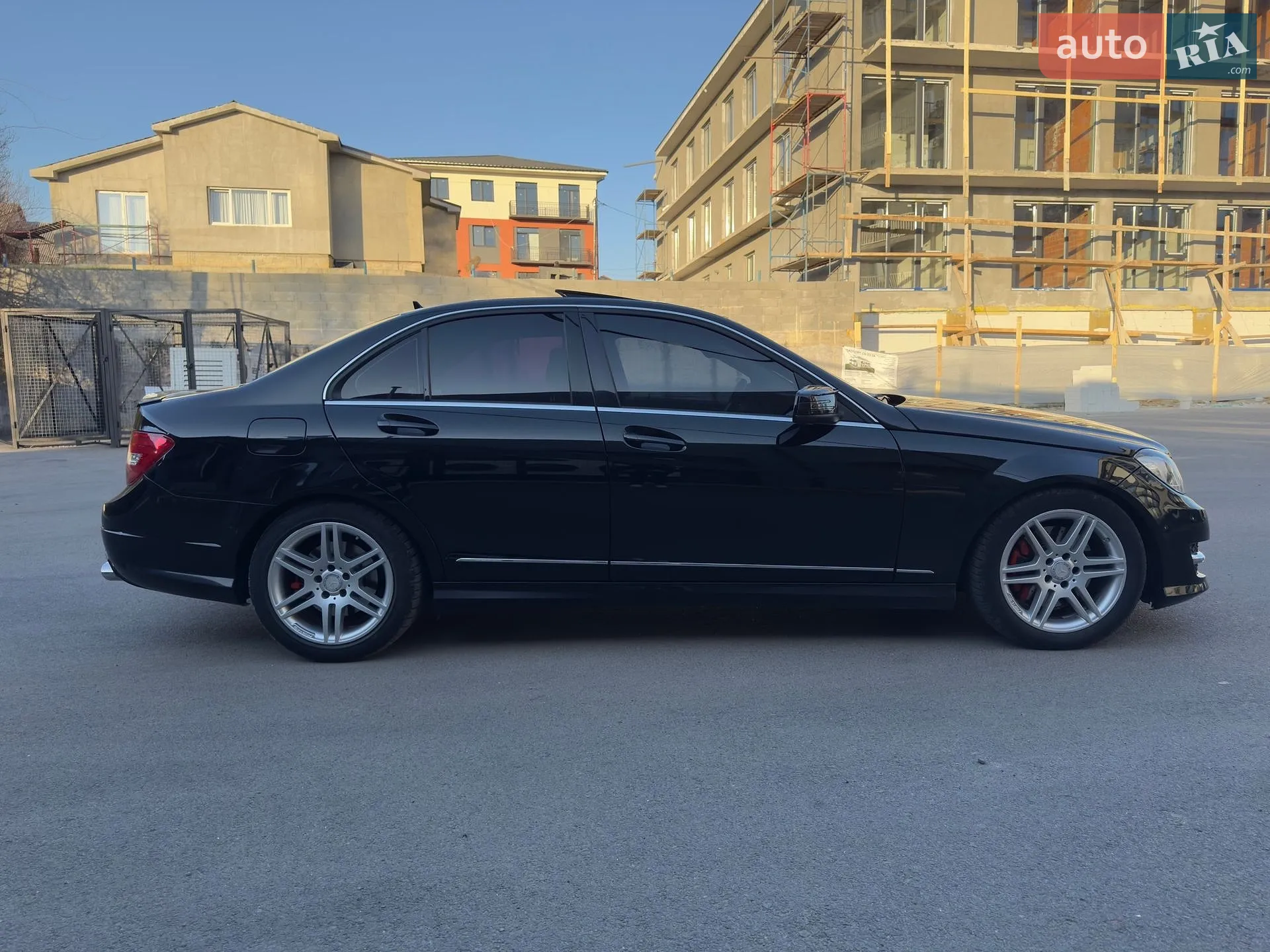 Mercedes-Benz C-Class 2014 VIN WDDGF8AB9EA945872 фото оголошення 3 з 17