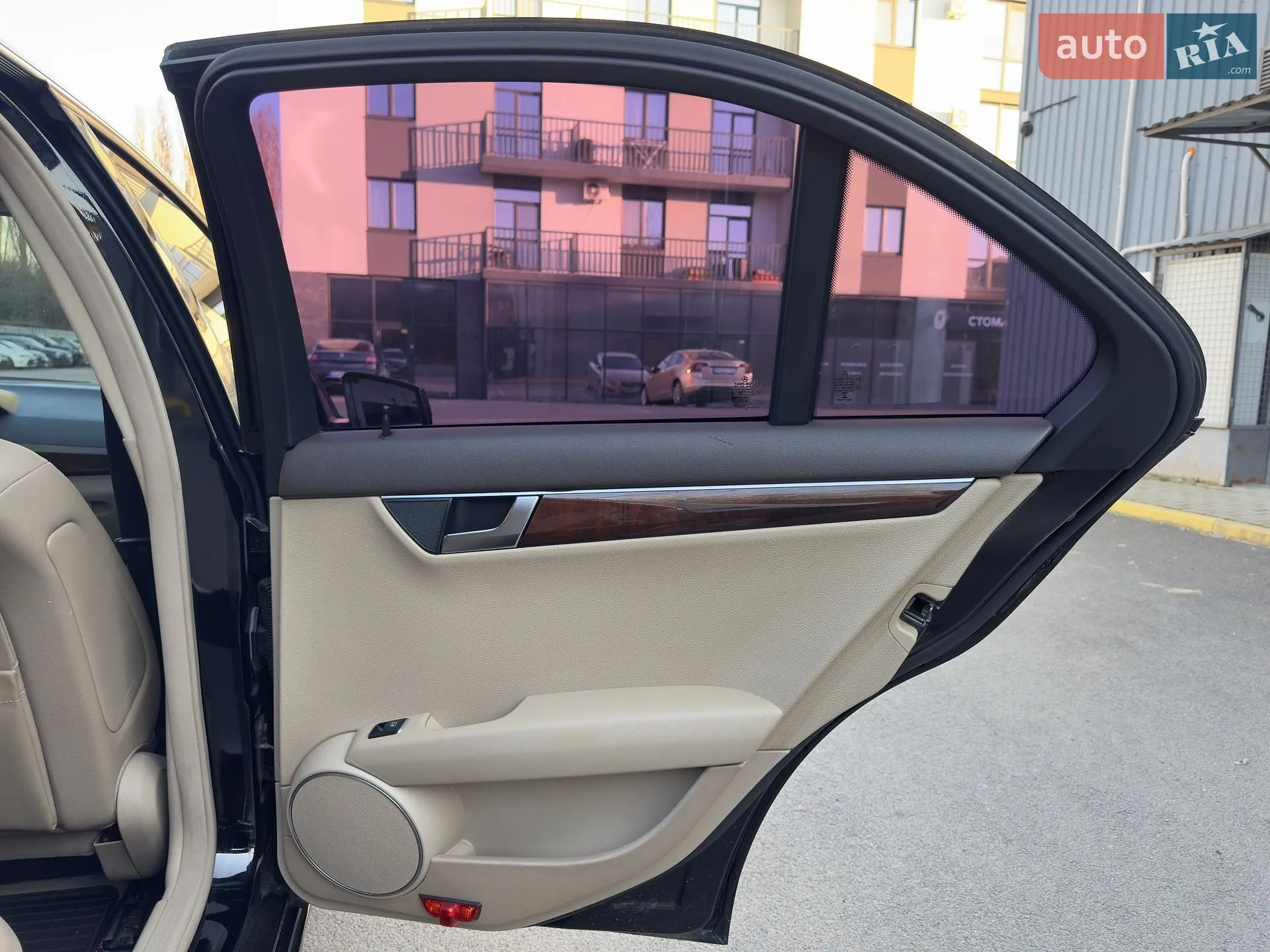 Mercedes-Benz C-Class 2014 VIN WDDGF8AB9EA945872 фото оголошення 13 з 17