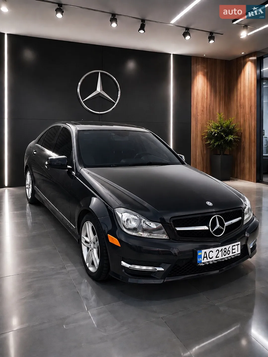 Mercedes-Benz C-Class 2012 VIN WDDGF4HB3DA785663 фото оголошення 2 з 21