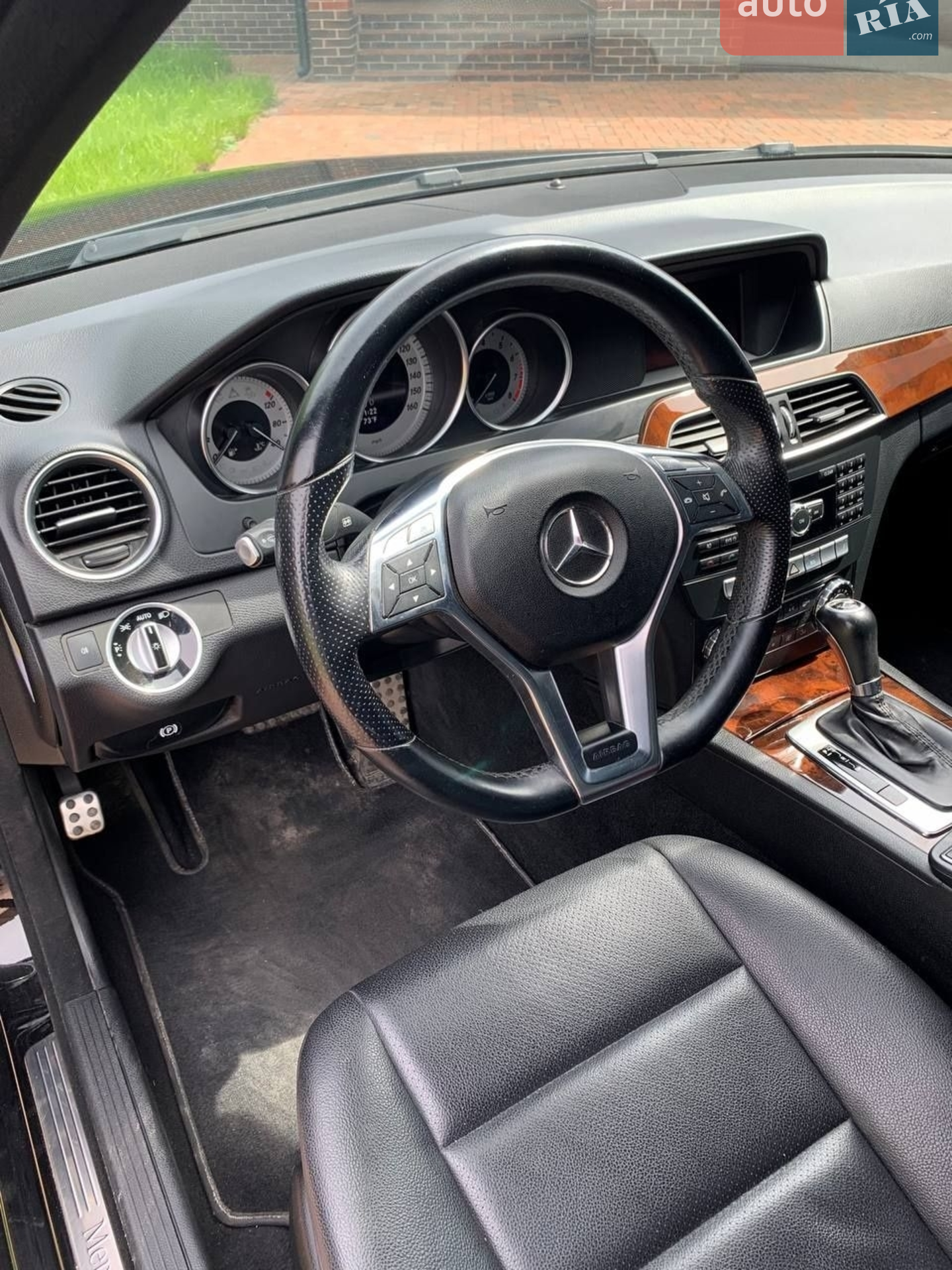Mercedes-Benz C-Class 2013 VIN WDDGF8AB5DR281201 фото оголошення 4 з 5