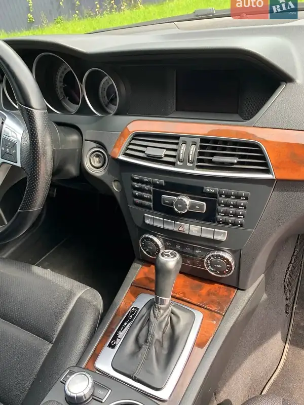 Mercedes-Benz C-Class 2013 VIN WDDGF8AB5DR281201 фото оголошення 5 з 49