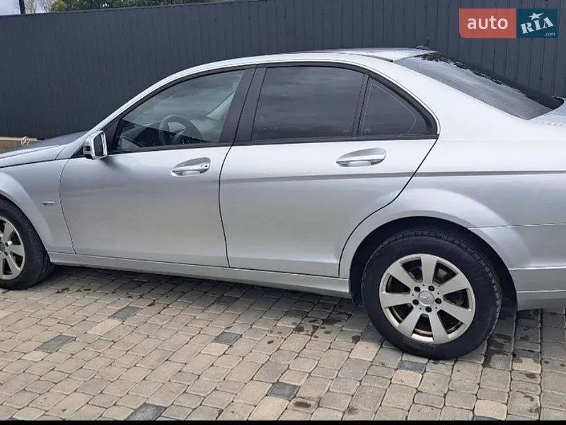 Mercedes-Benz C-Class 2010 VIN WDD2040011A442657 фото оголошення 8 з 40
