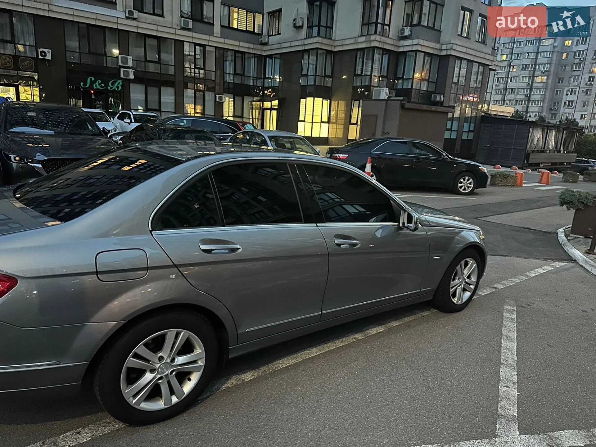 2010 Mercedes-Benz C-klasse - мініатюра 3