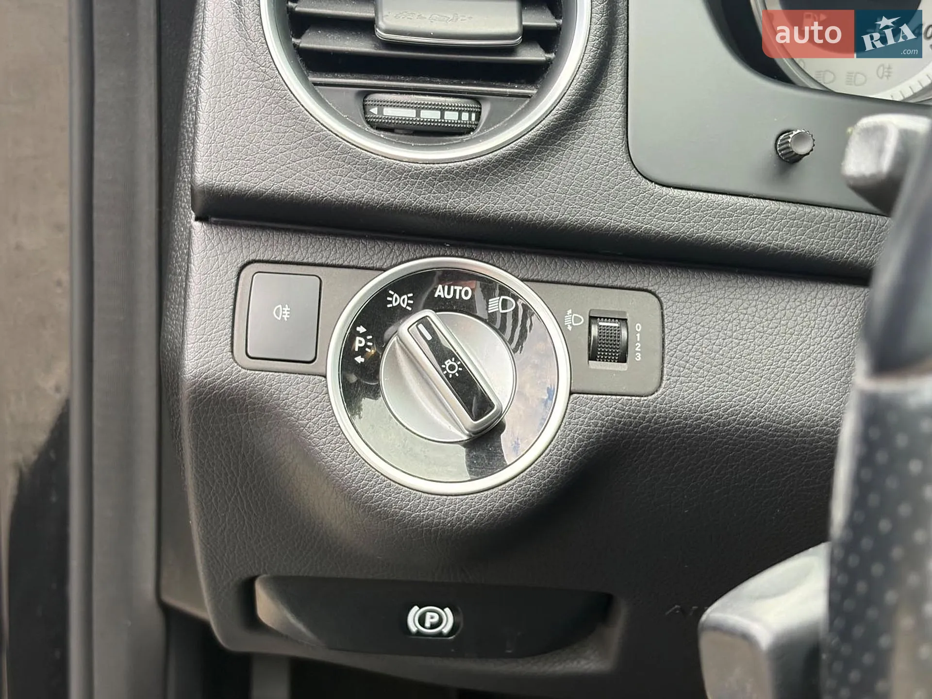 2011 Mercedes-Benz C-klasse - мініатюра 24