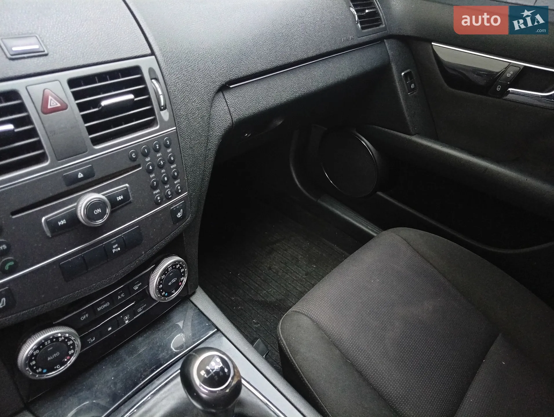 2010 Mercedes-Benz C-klasse - мініатюра 12