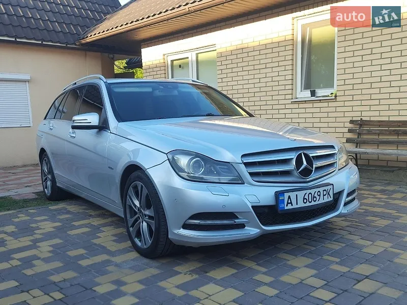 Mercedes-Benz C-Class 2011