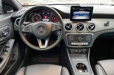 Седан Mercedes-Benz CLA-Class 2018 в Львові
