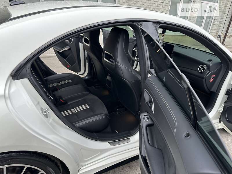 Седан Mercedes-Benz CLA-Class 2017 в Киеве