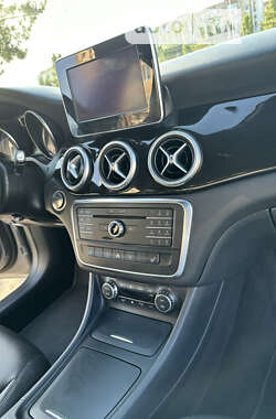 Седан Mercedes-Benz CLA-Class 2015 в 
