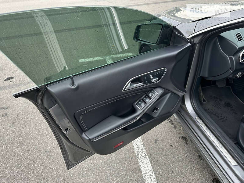 Седан Mercedes-Benz CLA-Class 2016 в Киеве