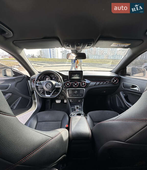 Седан Mercedes-Benz CLA-Class 2015 в Киеве